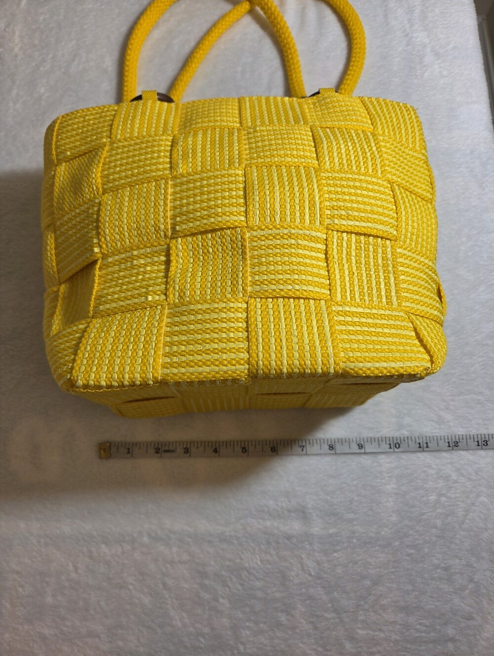 M&G Bertini Yellow Woven Basket Tote Bag Wooden Ring Handles Summer Beach Purse - Picture 15 of 15